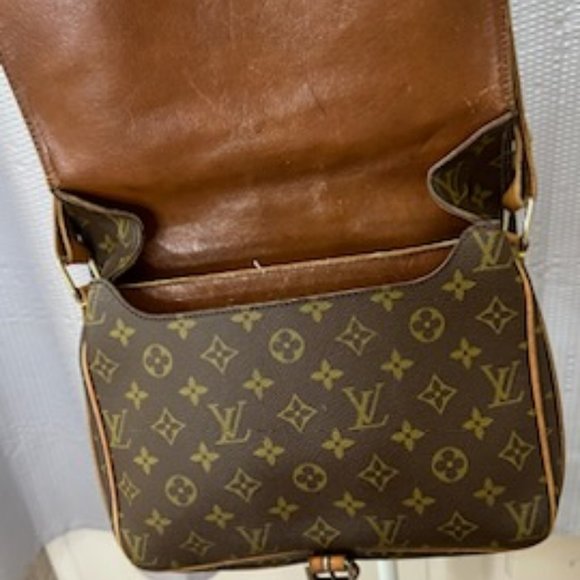 Authentic Louis Vuitton Monogram Cartouchiere GM Shoulder Bag - Picture 4 of 9